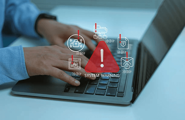 Écran de code informatique avec des alertes de sécurité surlignées